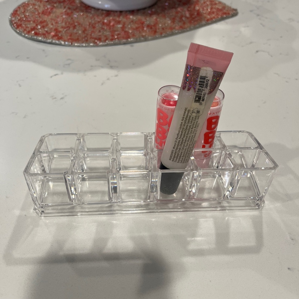 Clear Lip Organizer! - Picture 2 of 9